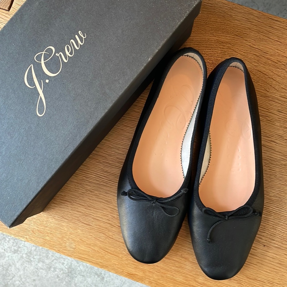 New in-box J. Crew Zoe black leather ballet flats Size 7.5 (runs small)
